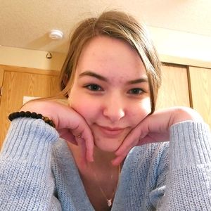 Meet your Posher, Rebekah